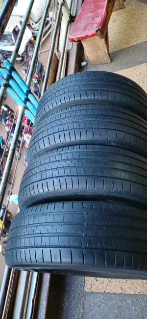 235 65 R17 Dunlop Tires From Japan Be Vry Comfortable on Ur Way.