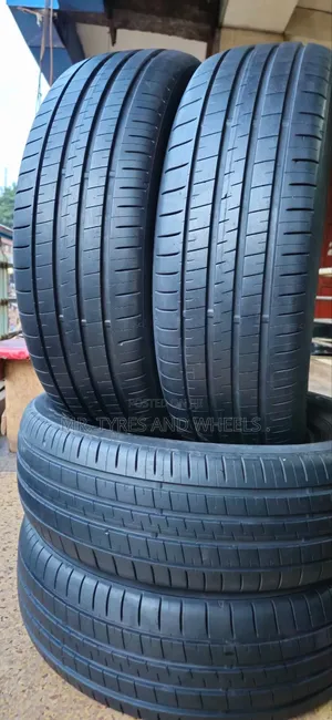 235 65 R17 Dunlop Tires From Japan Be Vry Comfortable on Ur Way.