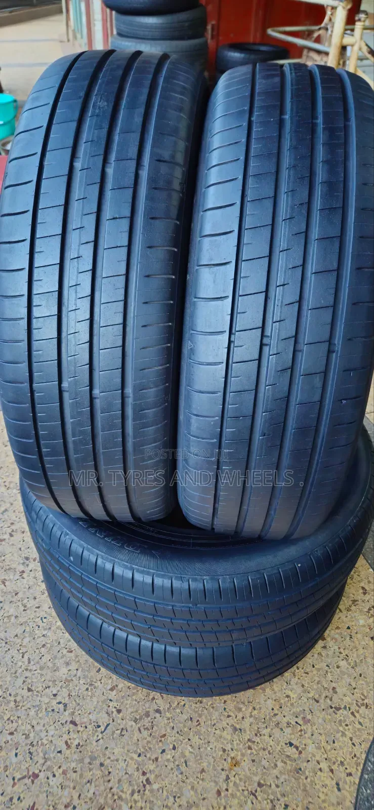 235 65 R17 Dunlop Tires From Japan Be Vry Comfortable on Ur Way.