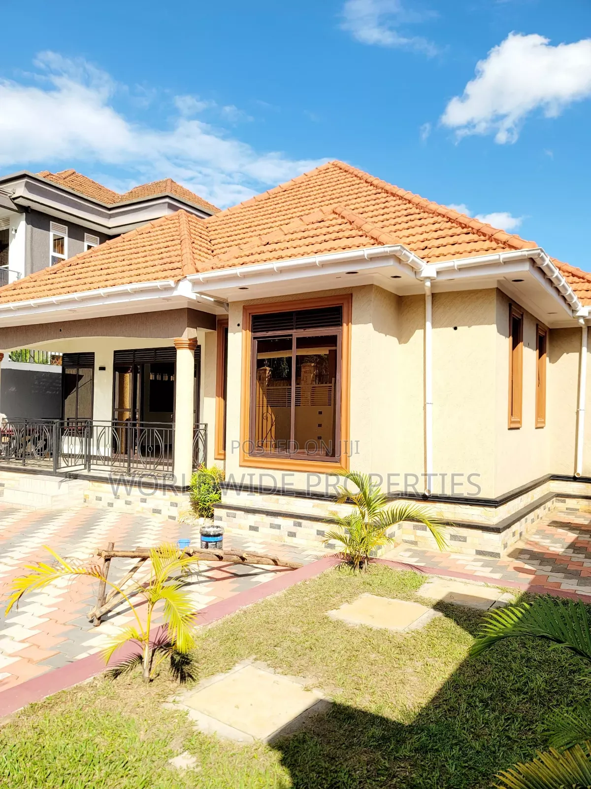 Furnished 3bdrm House in Central Division for sale