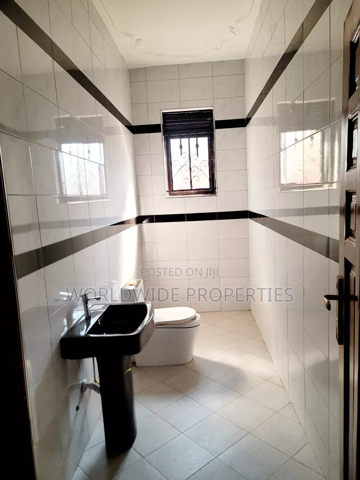 Furnished 3bdrm House in Central Division for sale