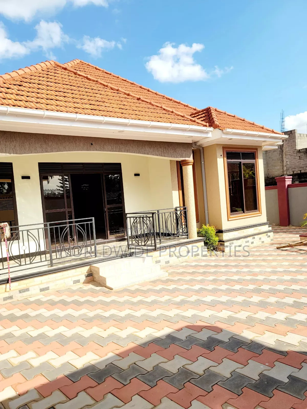Furnished 3bdrm House in Central Division for sale