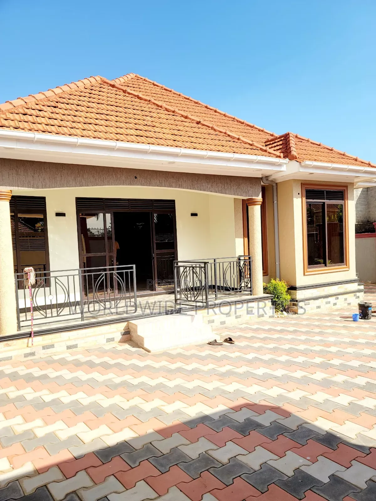 Furnished 3bdrm House in Central Division for sale
