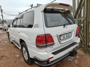 Toyota Land Cruiser 2004 White