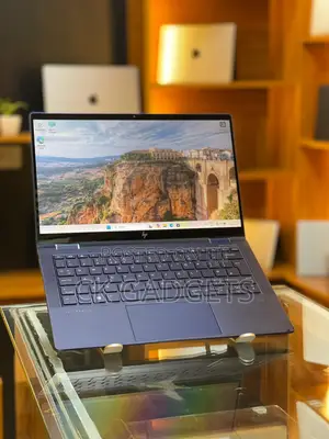 New Laptop HP Dragonfly G3 16GB Intel Core i7 SSD 512GB