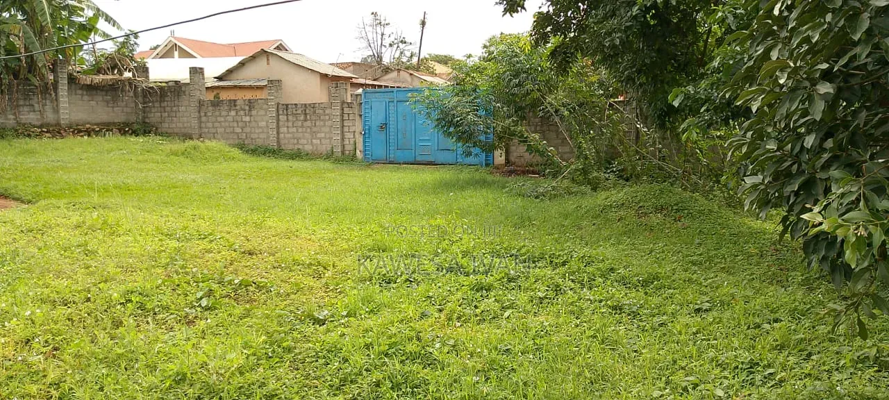 Land on Quick Sale Entebbe Lunyo All in Fence and Gate and House