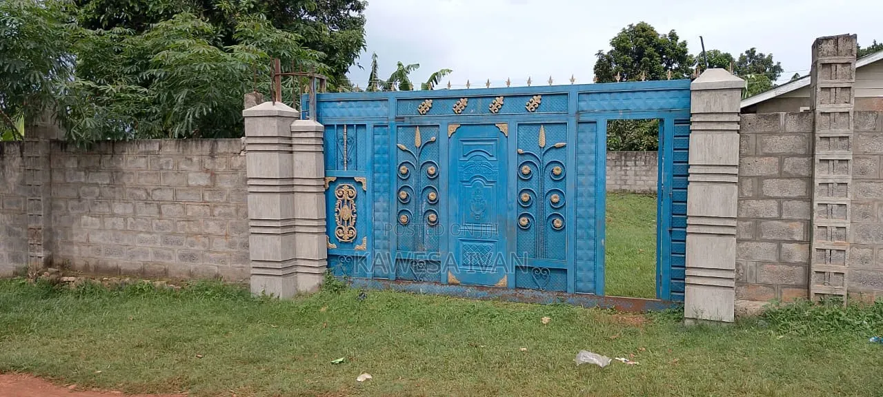 Land on Quick Sale Entebbe Lunyo All in Fence and Gate and House