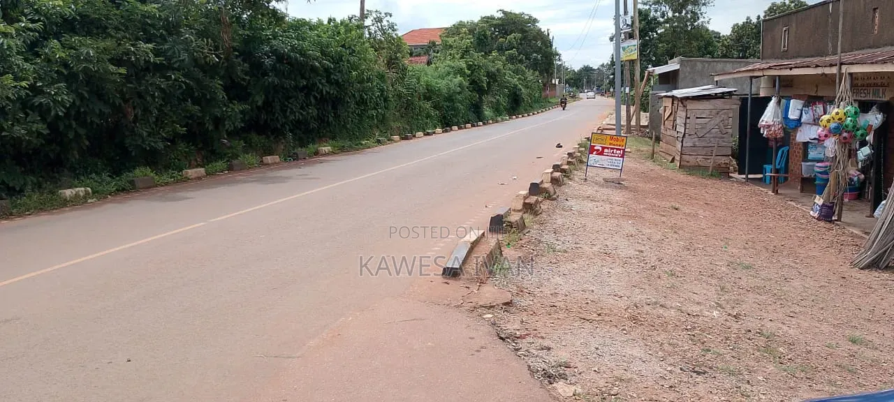 Land on Quick Sale Entebbe Lunyo All in Fence and Gate and House