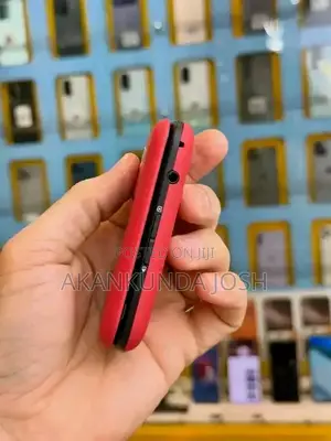 New Samsung Chat 322 Wi Fi Red