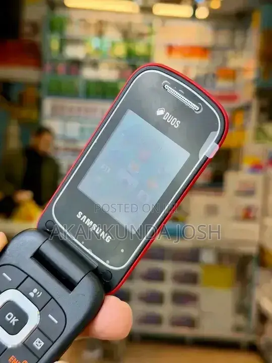 New Samsung Chat 322 Wi Fi Red