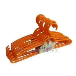 12-Pieces of Plastic Clothes Hanger