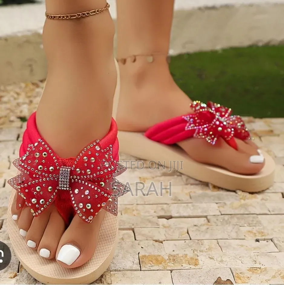 Zmistuo Rhinestone Butterfly Platform Flip-Flop Sandals