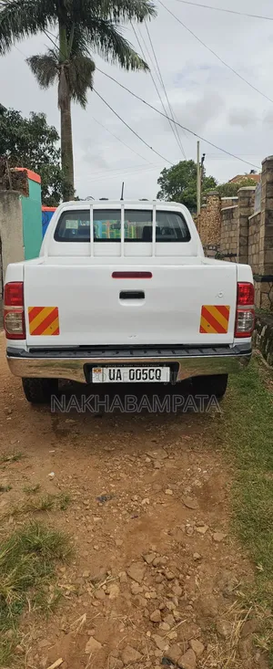 Toyota Hilux 2014 White
