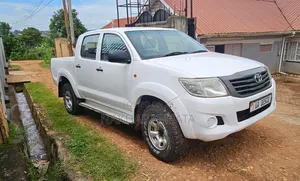 Toyota Hilux 2014 White