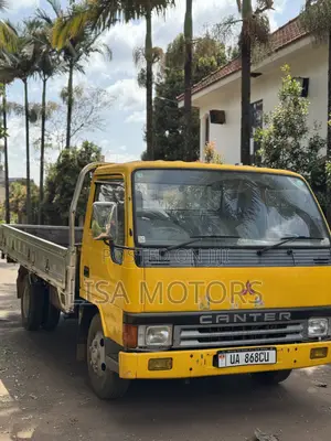 Mitsubishi Canter 1999 Yellow