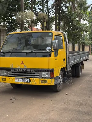 Mitsubishi Canter 1999 Yellow