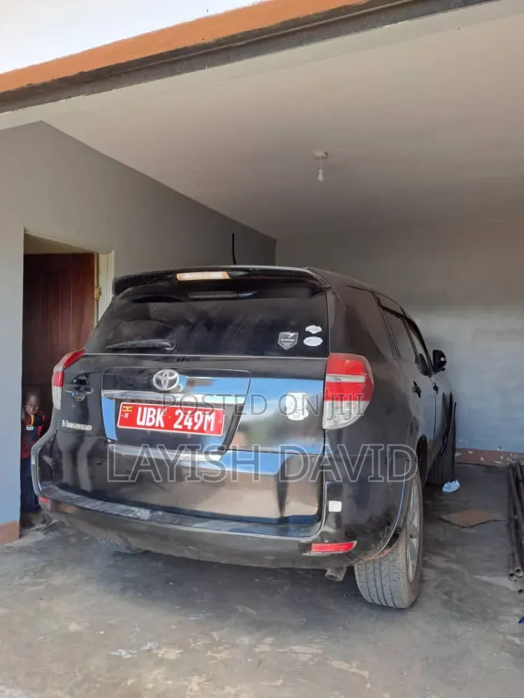 Toyota Vanguard 2011 Black