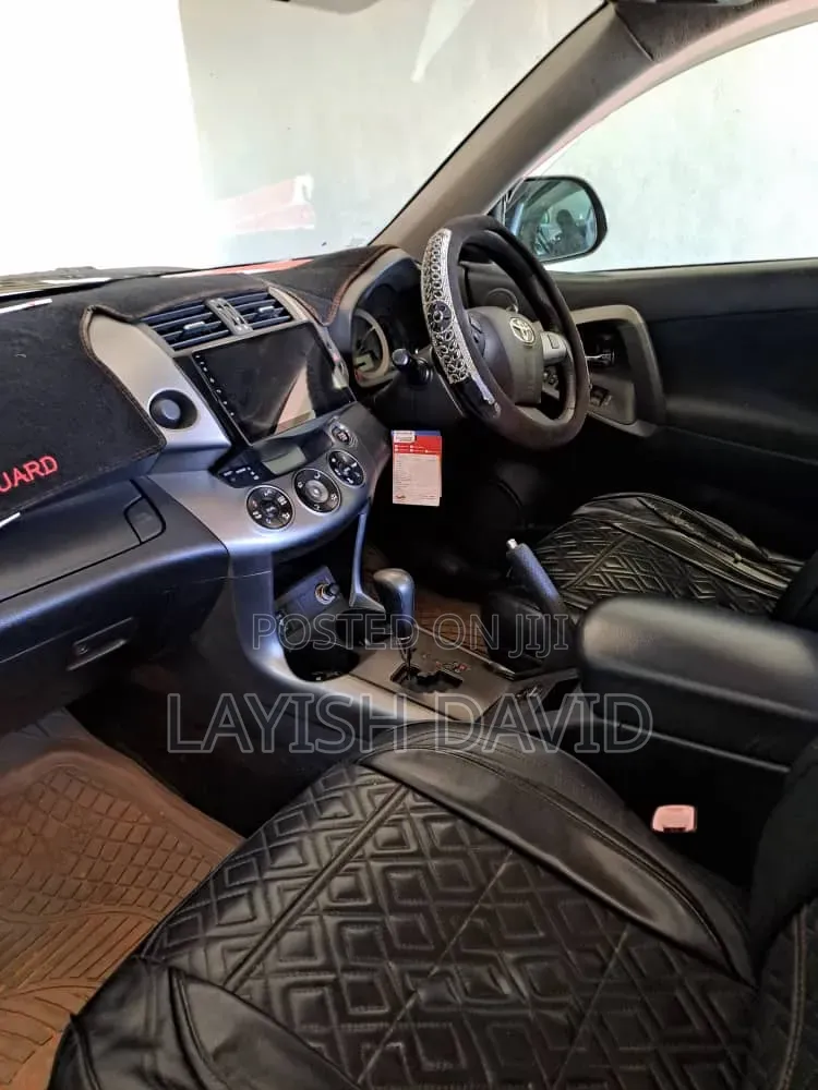 Toyota Vanguard 2011 Black