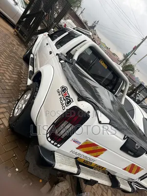 Nissan Hardbody 2008 White