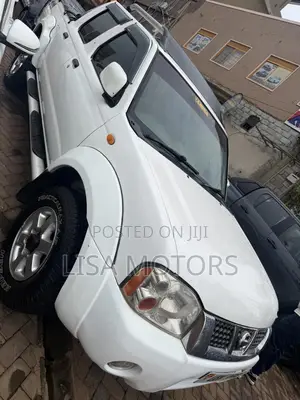 Nissan Hardbody 2008 White
