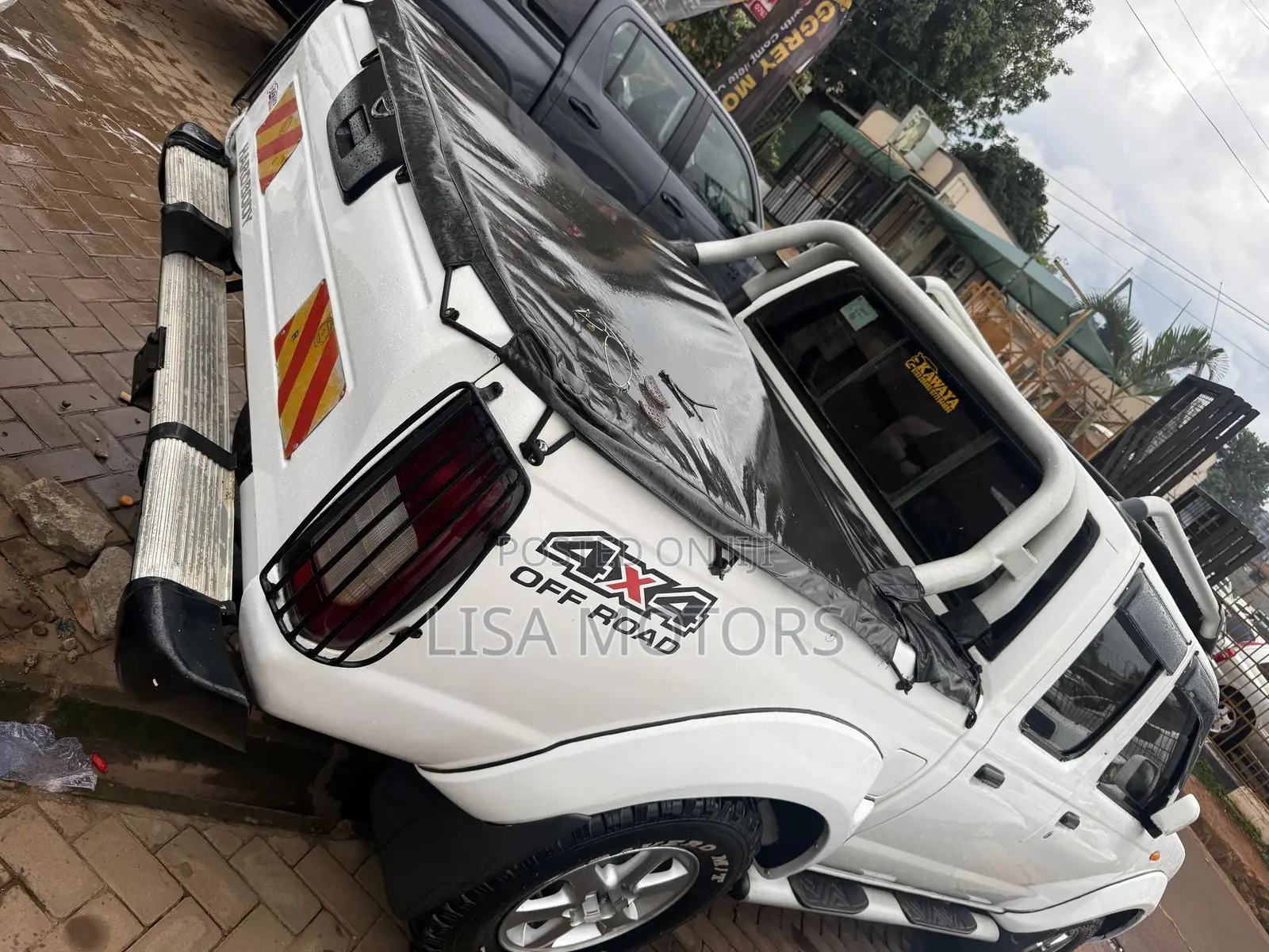 Nissan Hardbody 2008 White