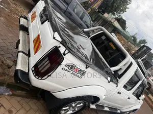 Nissan Hardbody 2008 White