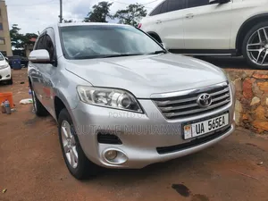 Toyota Vanguard 2010 Silver