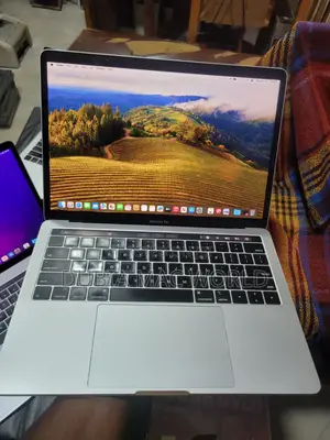 Laptop Apple MacBook Pro 2017 8GB Intel Core i5 SSD 256GB