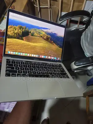 Laptop Apple MacBook Pro 2017 8GB Intel Core i5 SSD 256GB