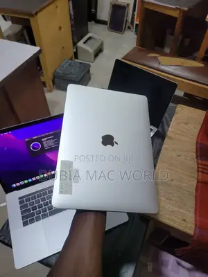 Laptop Apple MacBook Pro 2017 8GB Intel Core i5 SSD 256GB
