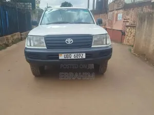 Toyota Land Cruiser 2003 White