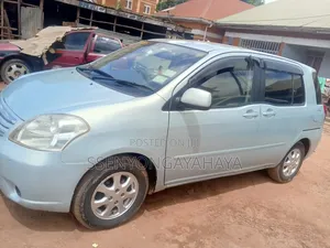 Toyota Raum 2007 Silver