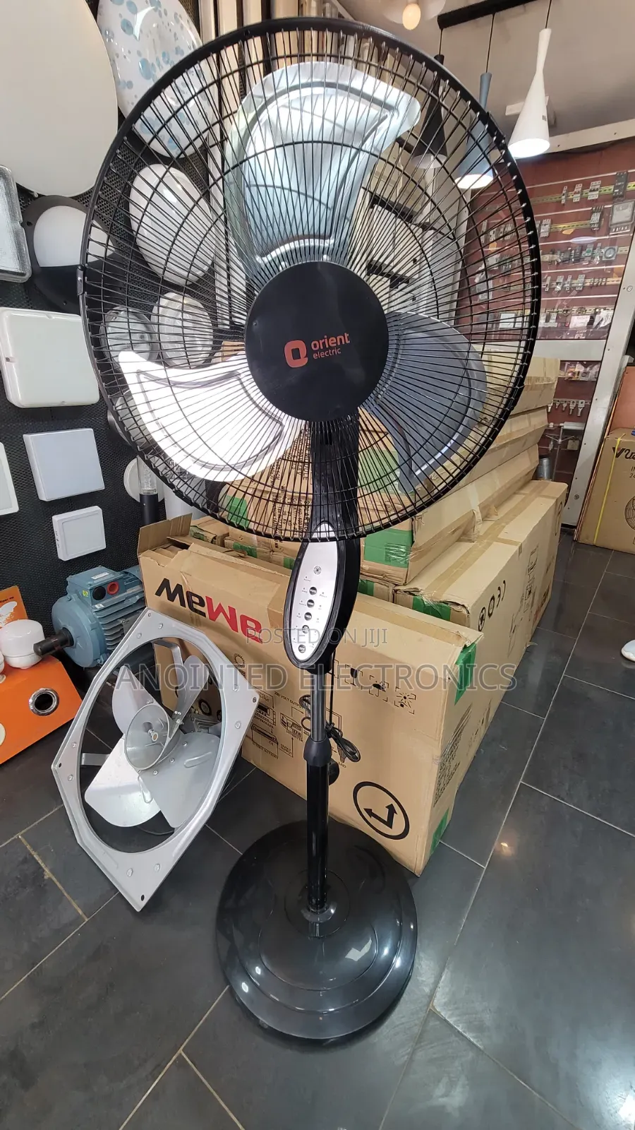 Original Standing Fan Orient With a Remote