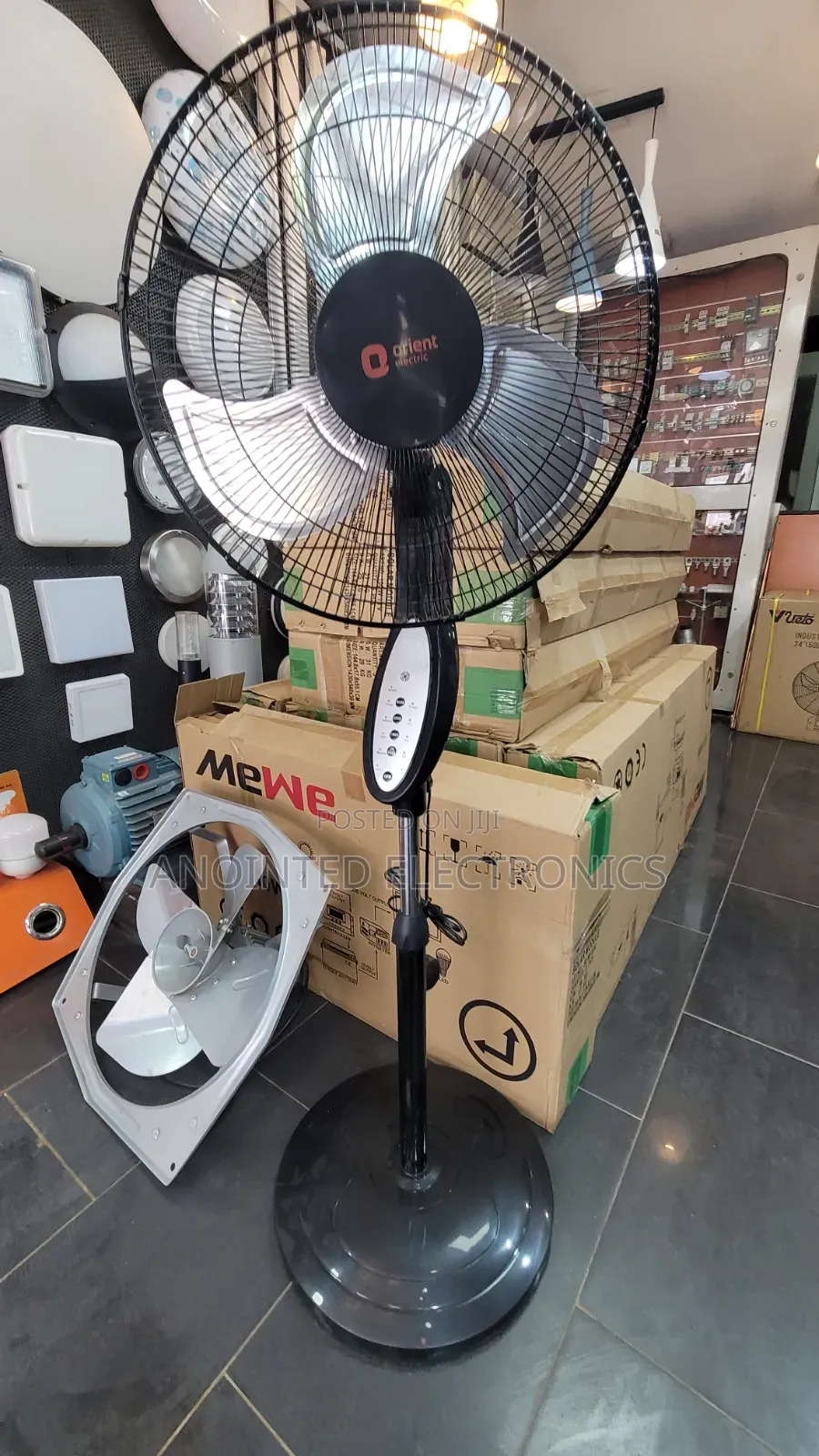 Original Standing Fan Orient With a Remote