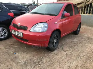 Toyota Vitz 2007 Red