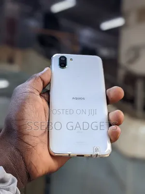 Sharp Aquos R2 64 GB White