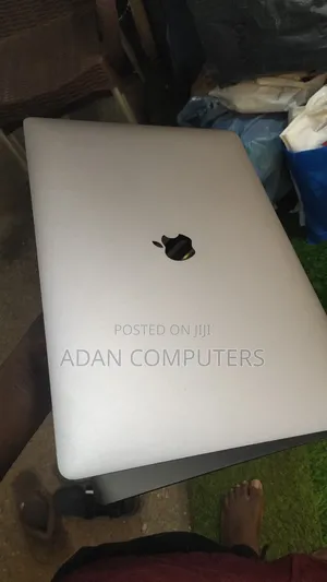 Laptop Apple MacBook Pro 2019 32GB Intel Core i7 SSHD (Hybrid) 512GB