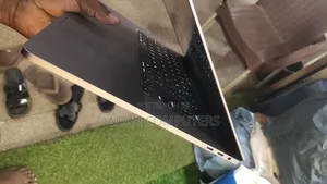 Laptop Apple MacBook Pro 2019 32GB Intel Core i7 SSHD (Hybrid) 512GB