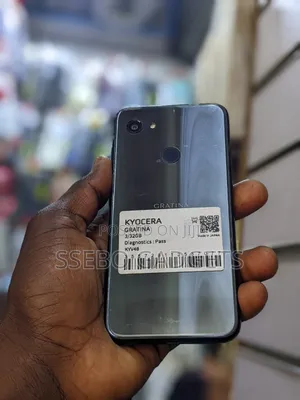 Kyocera Gratina 32 GB Silver