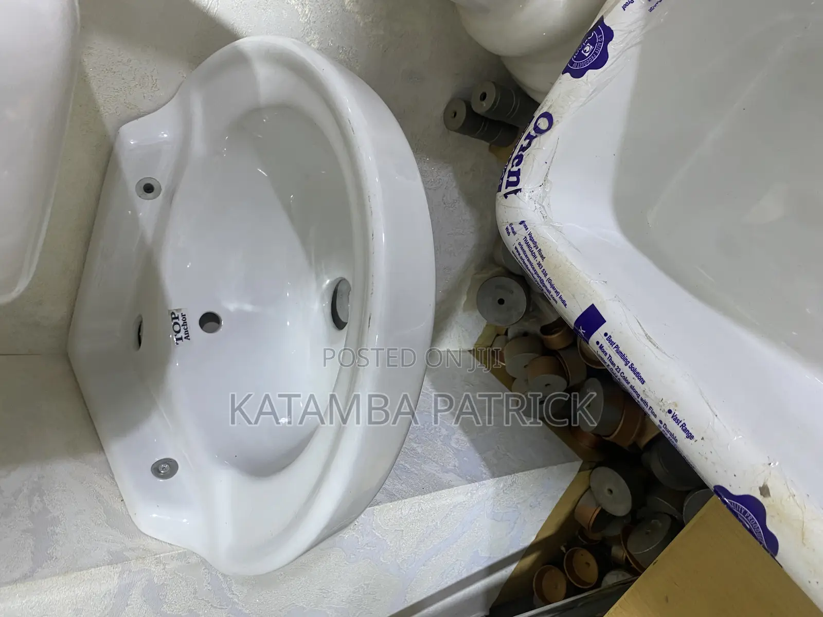 Corner Basins / Corner Ceramic Basin
