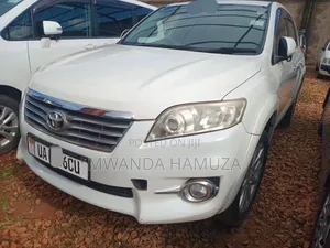 Toyota Vanguard 2012 White