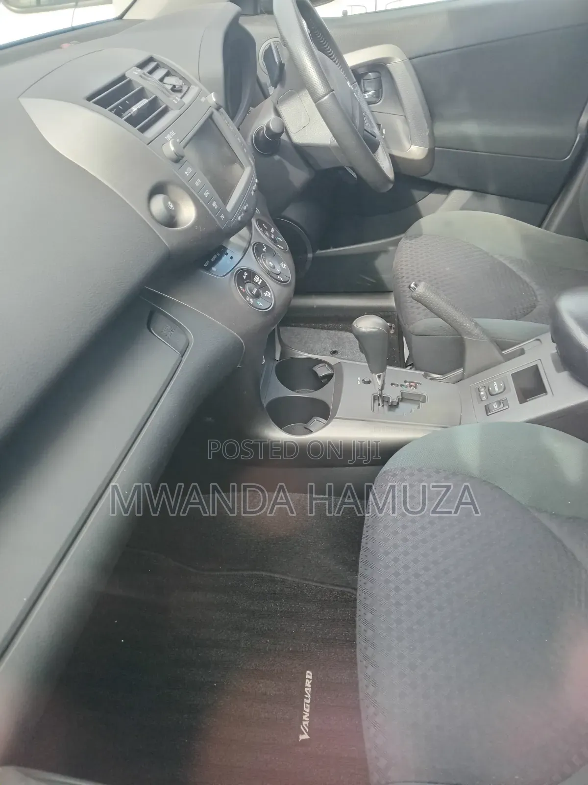 Toyota Vanguard 2012 White