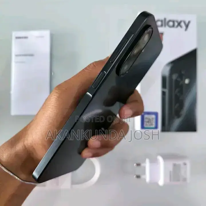 New Samsung Galaxy A17 5G 256 GB Gray