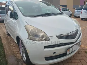 Toyota Ractis 2010 White