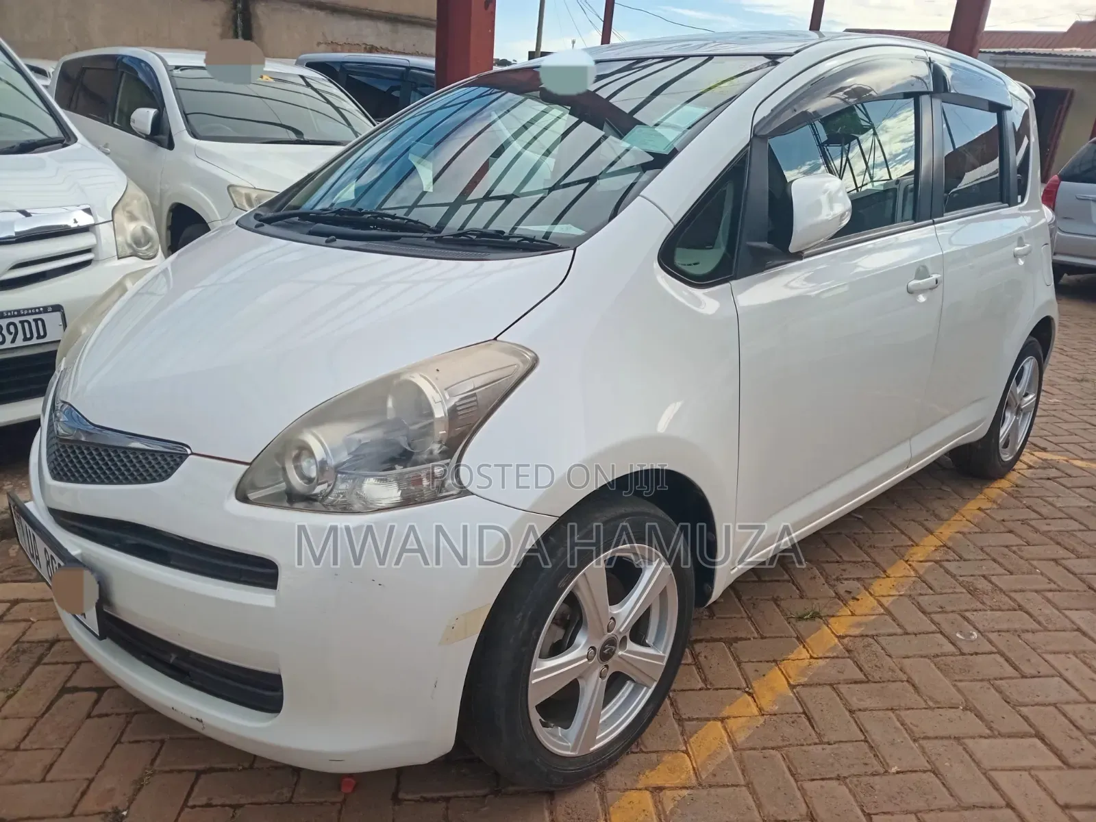 Toyota Ractis 2010 White