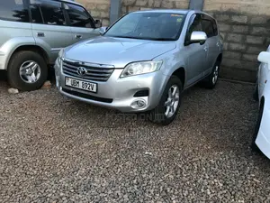 Toyota Vanguard 2010 Silver