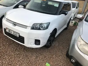 Toyota Corolla Rumion 2010 White