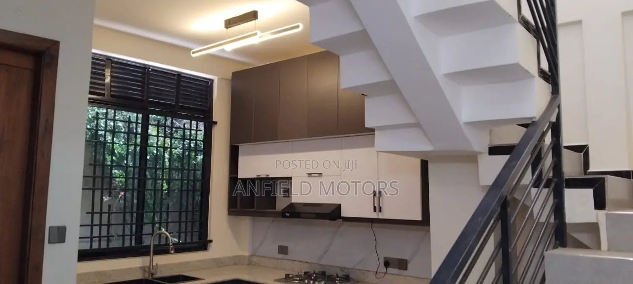 3bdrm Duplex in Duplex Kungu, Kira for sale