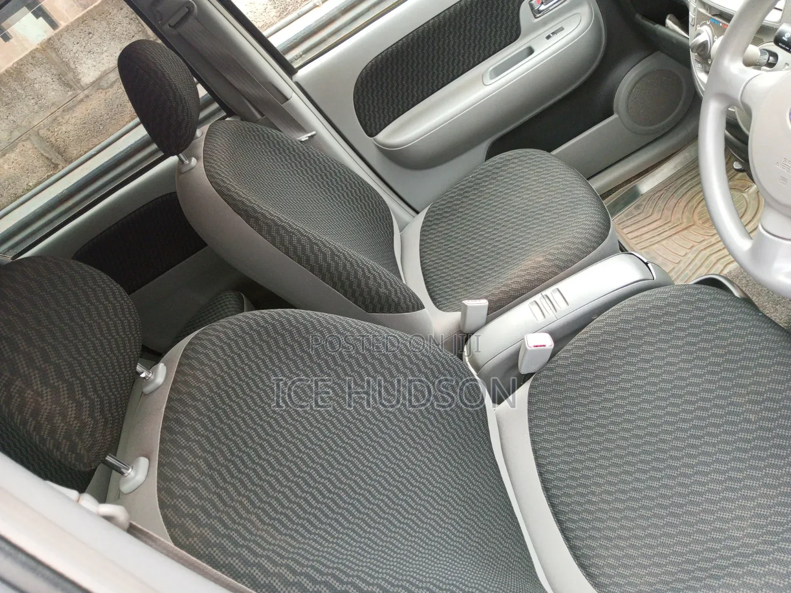 Toyota Sienta 2010 Gray