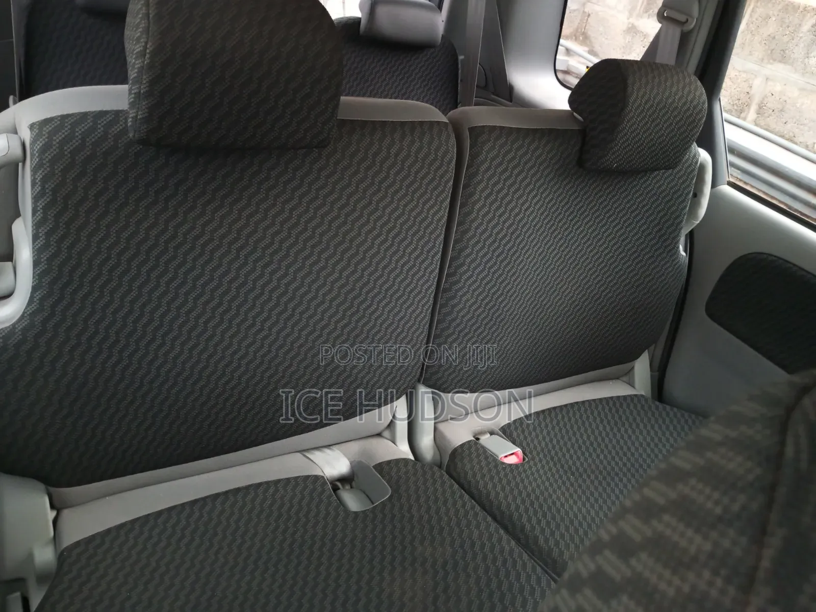 Toyota Sienta 2010 Gray